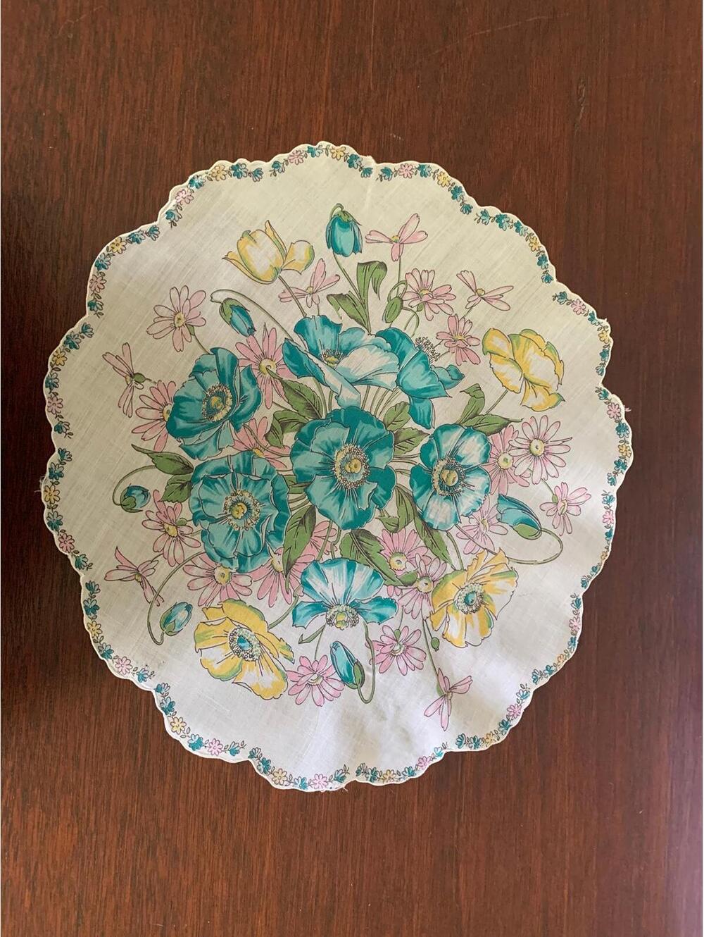 Vintage Floral Print Round Handkerchief with Scalloped Edge
